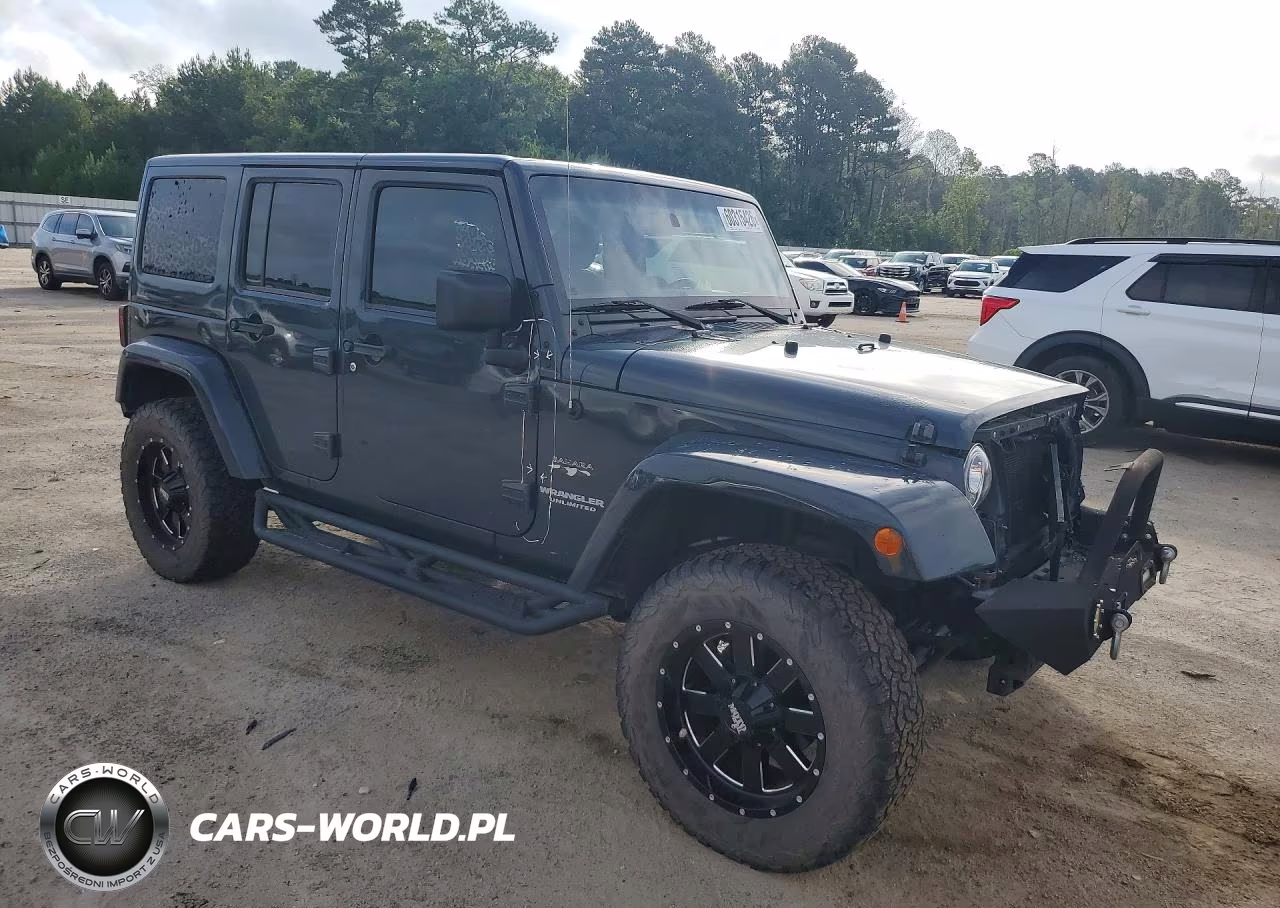 2017 Jeep Wrangler Unlimited Sahara VIN:1C4HJWEG5HL697863 - 4