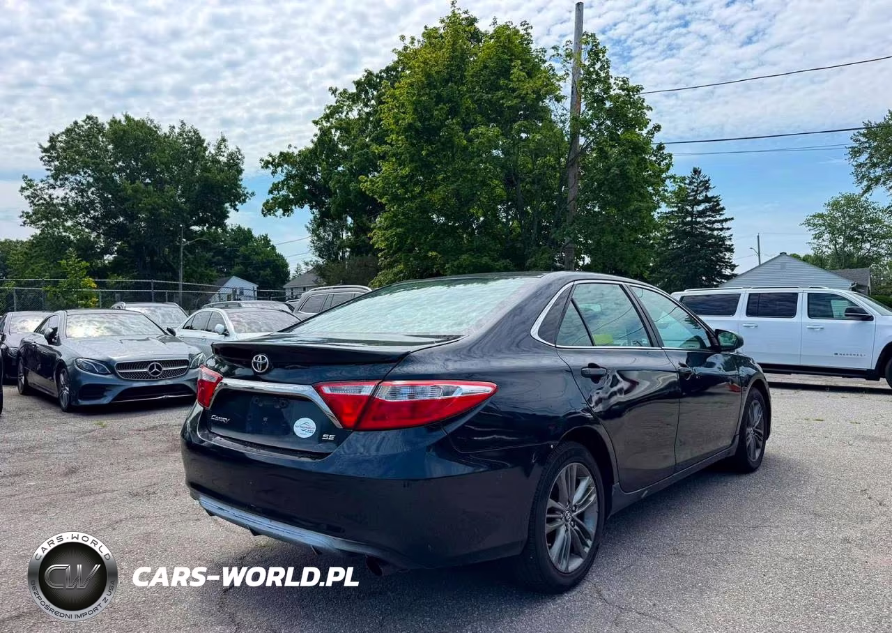 2017 Toyota Camry Se VIN:4T1BF1FK4HU353587 - 4