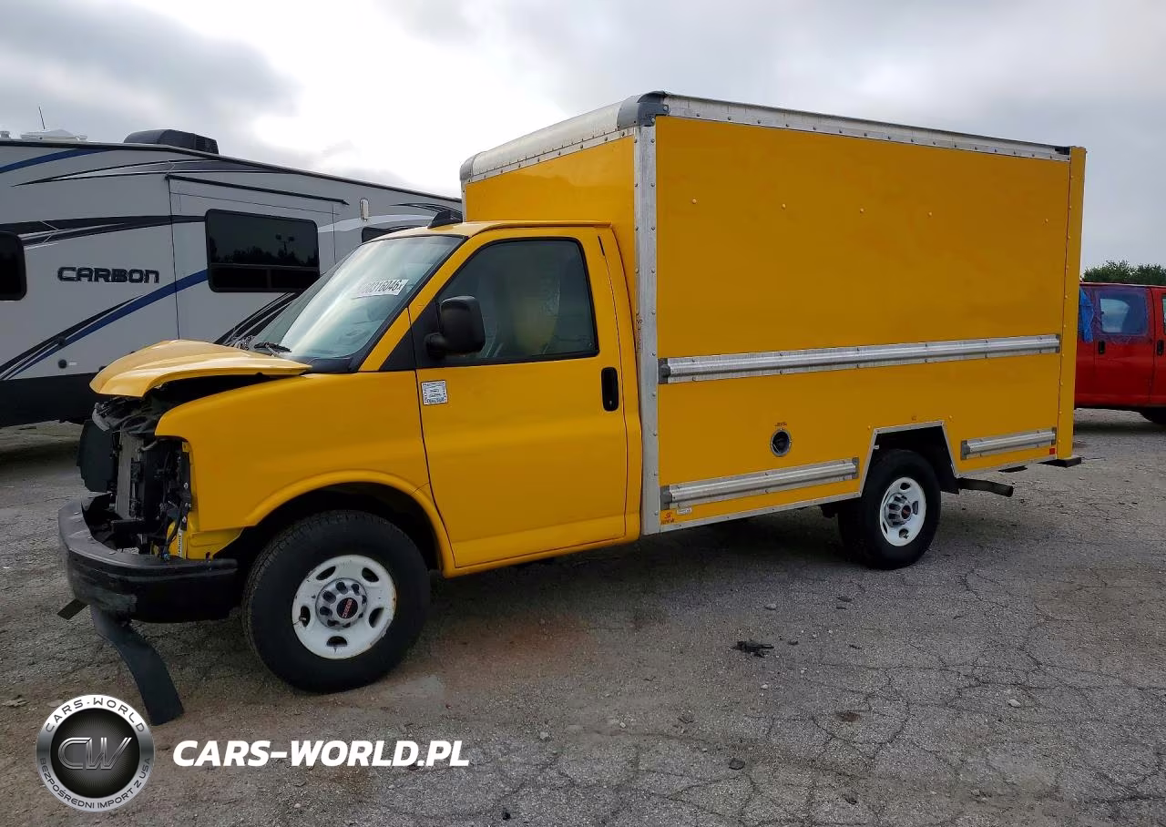 2022 GMC Savana Box Truck