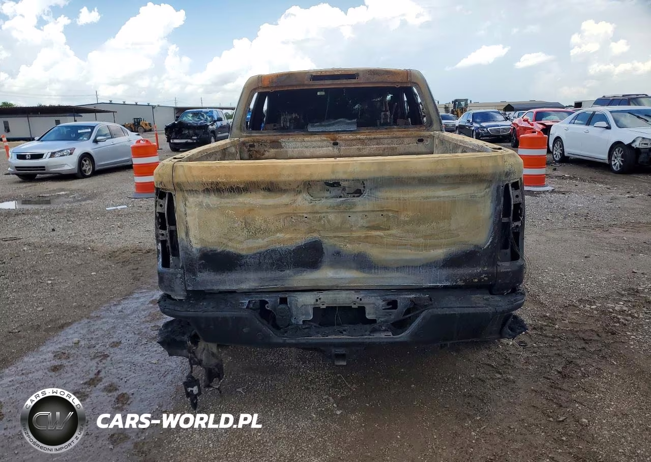 2025 GMC Canyon Denali VIN:1GTP2FEKXS1205053 - 6