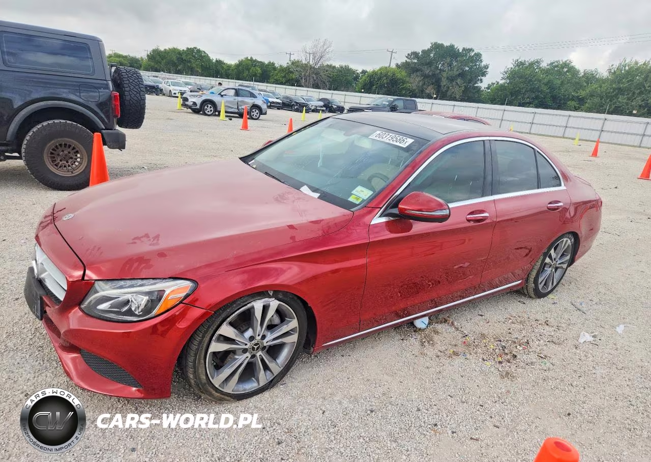 2018 Mercedes-Benz C 300 – zdjęcie 1 z 12