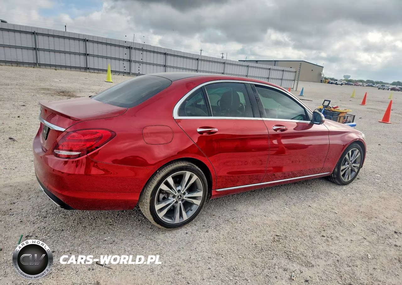 2018 Mercedes-Benz C 300 VIN:55SWF4JB2JU248493 - 3