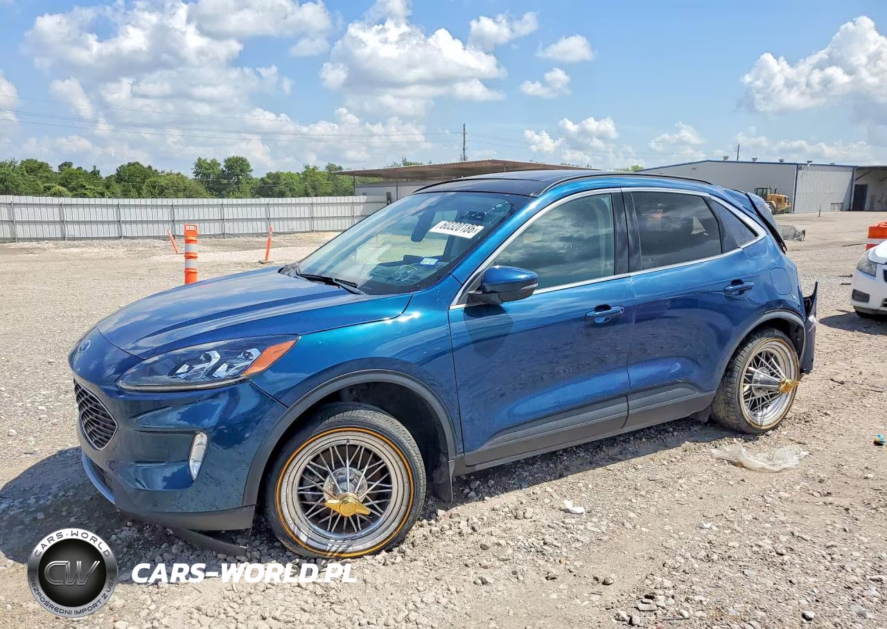2020 Ford Escape Titanium – zdjęcie 1 z 12
