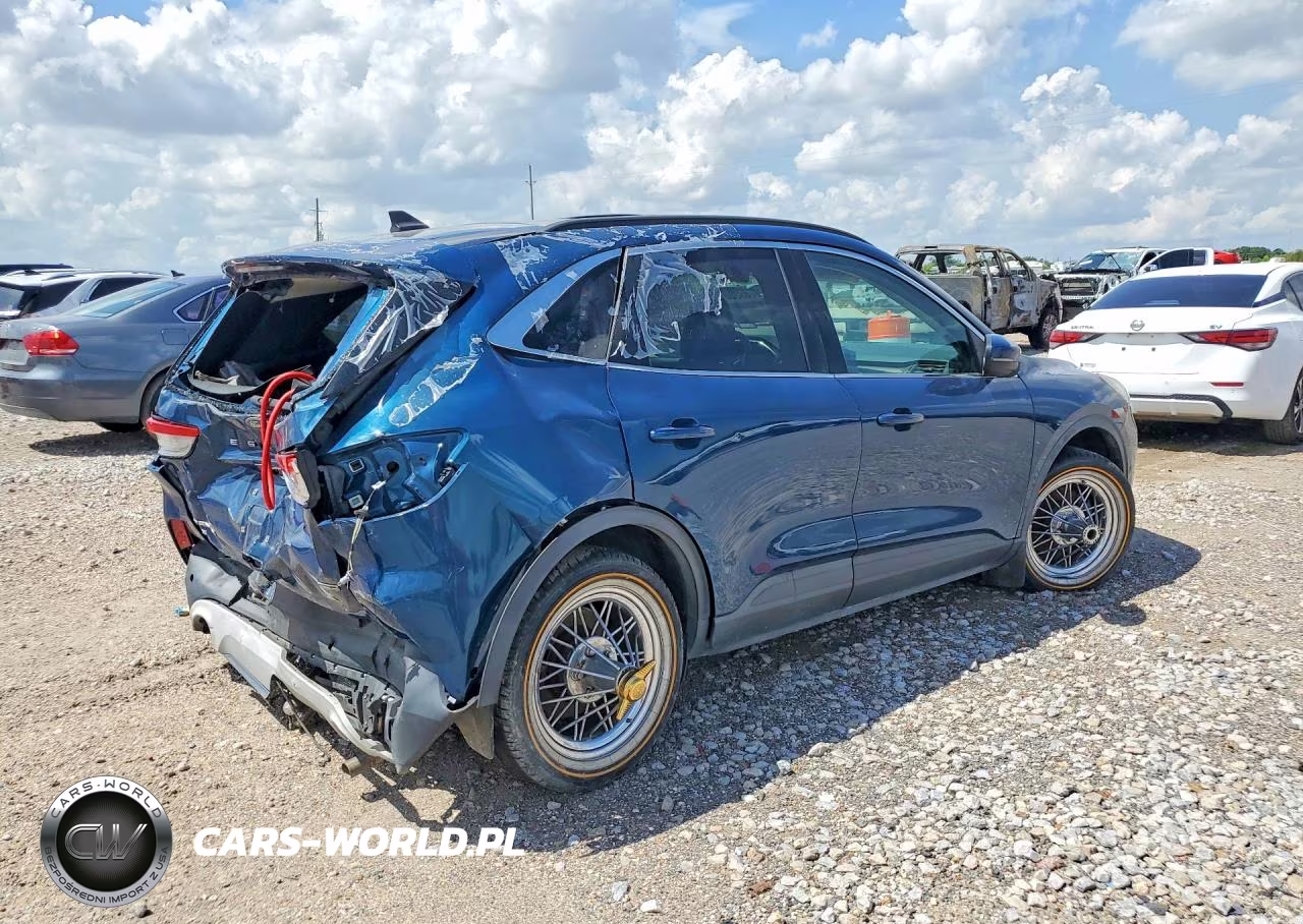 2020 Ford Escape Titanium VIN:1FMCU9DZ9LUB33993 - 3