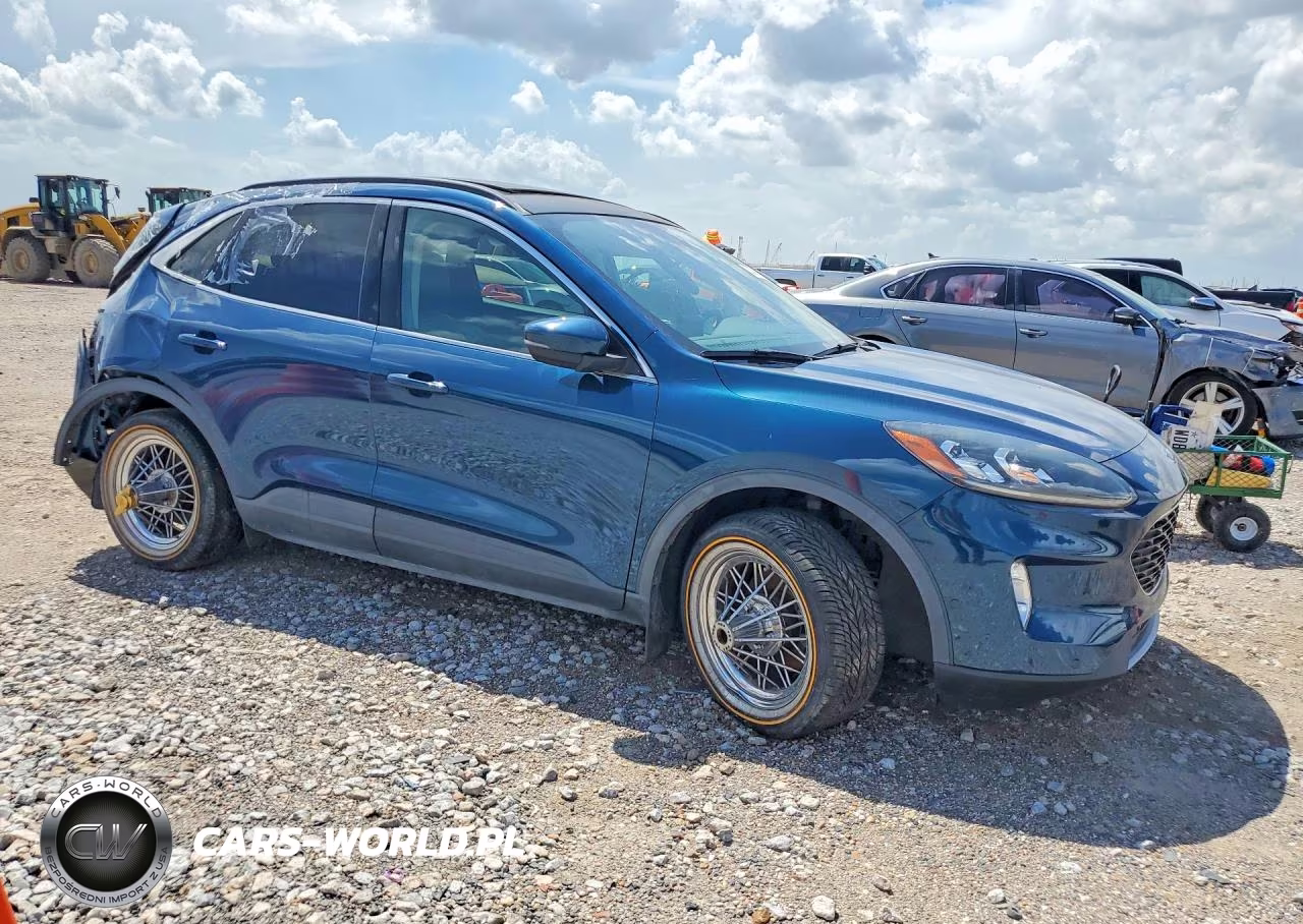 2020 Ford Escape Titanium VIN:1FMCU9DZ9LUB33993 - 4