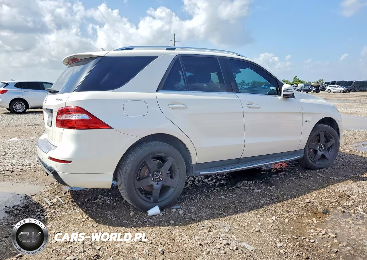 2012 Mercedes-Benz Ml 550 4Matic VIN:4JGDA7DB0CA082163 - 3