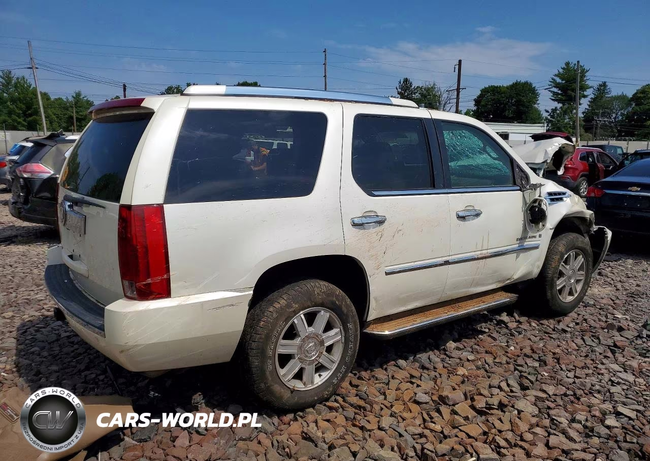 2007 Cadillac Escalade Luxury VIN:1GYFK63847R252729 - 3
