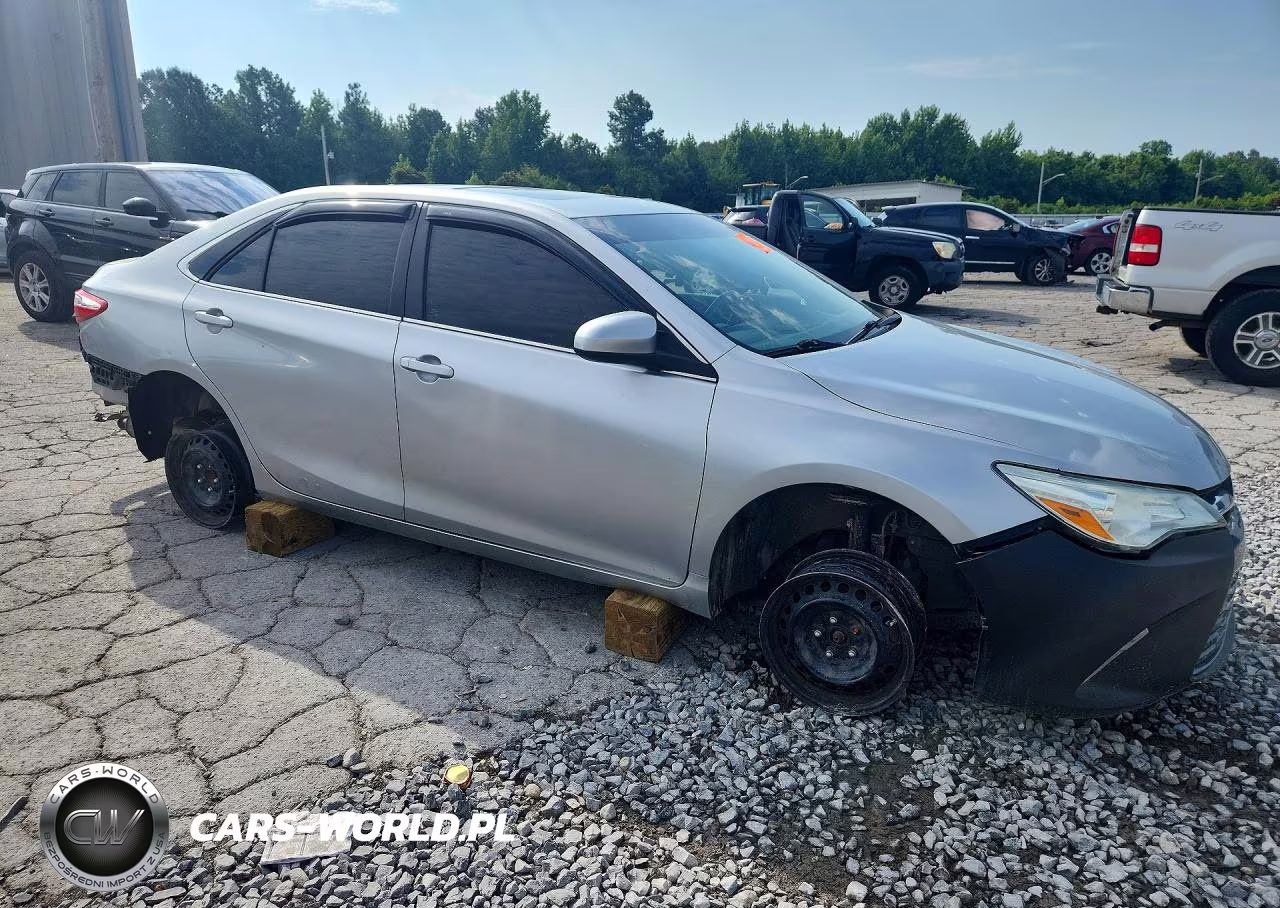 2015 Toyota Camry Le VIN:4T4BF1FKXFR454457 - 4