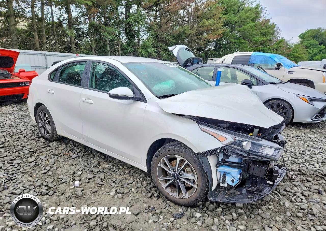 2024 Kia Forte Lxs VIN:3KPF24AD3RE820512 - 4