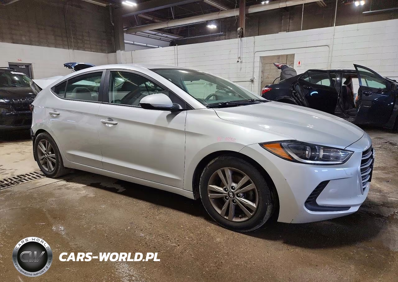 2018 Hyundai Elantra Sel VIN:5NPD84LF4JH340290 - 4