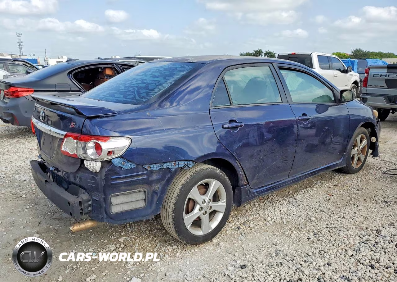 2013 Toyota Corolla S VIN:2T1BU4EE2DC942443 - 3