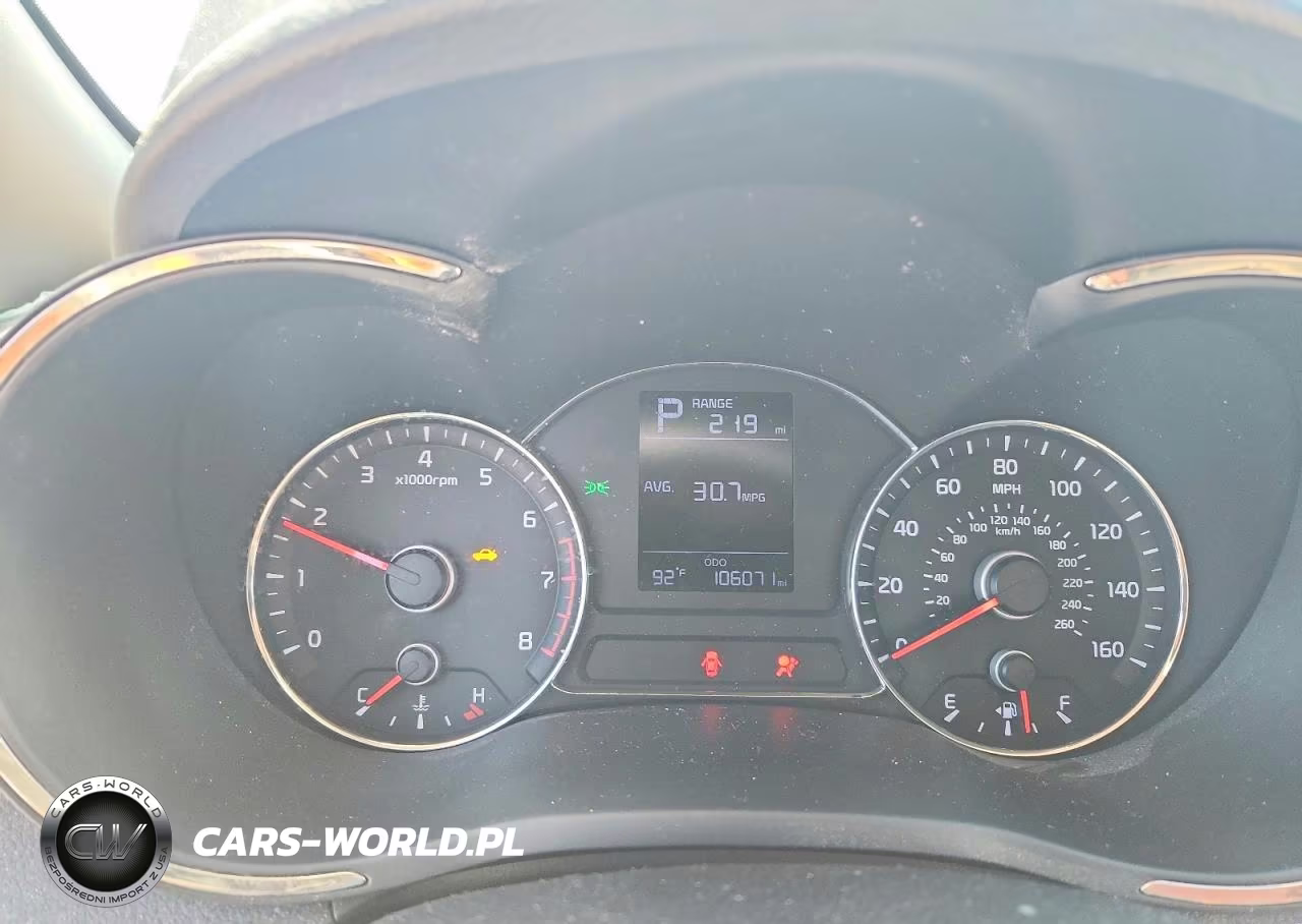 2018 Kia Forte Lx VIN:3KPFK4A78JE258797 - 9