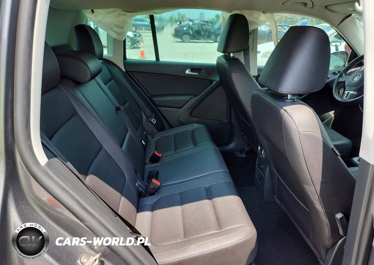 2015 Volkswagen Tiguan S VIN:WVGAV7AX4FW595947 - 11