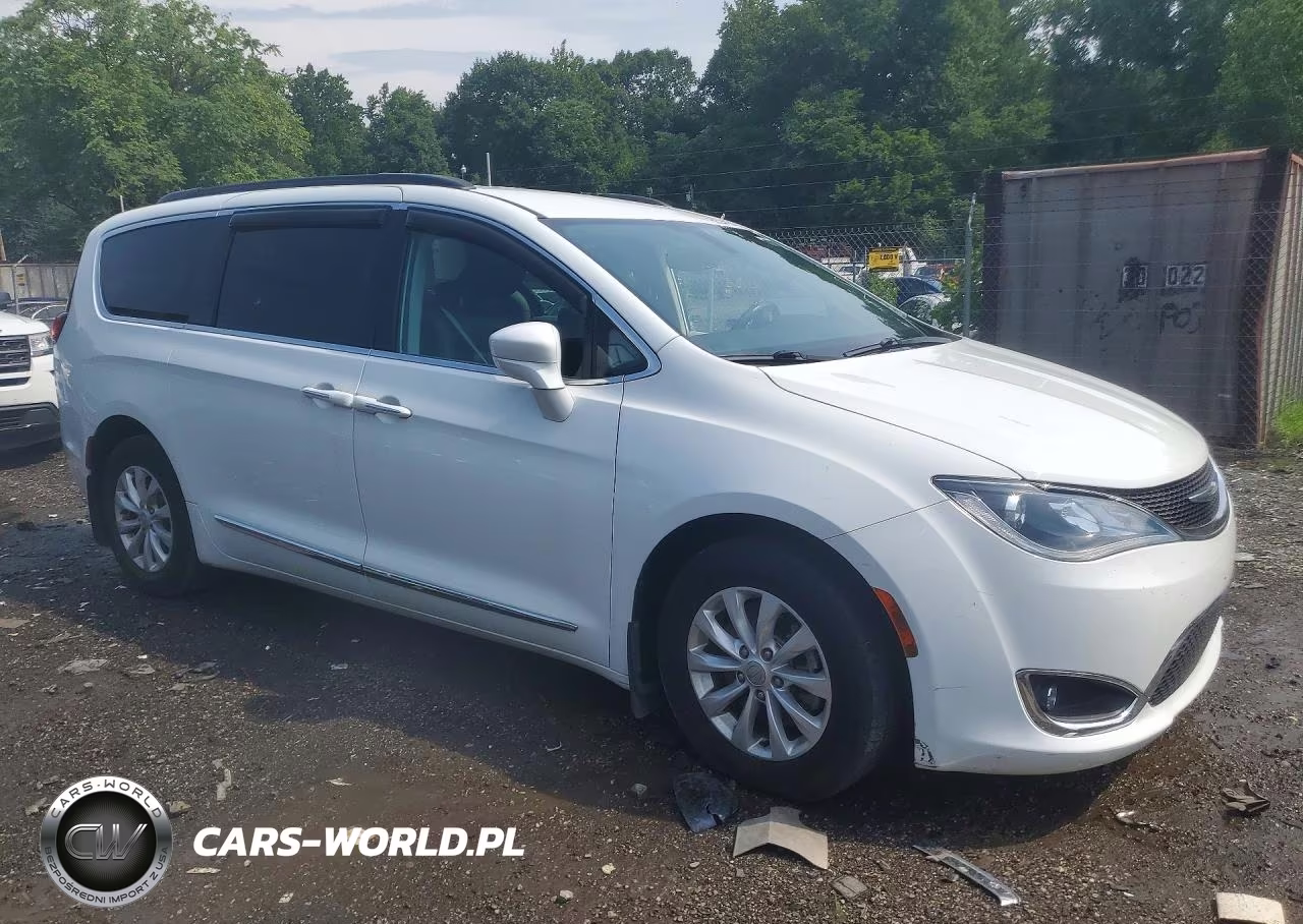 2017 Chrysler Pacifica VIN:2C4RC1BG8HR706116 - 4