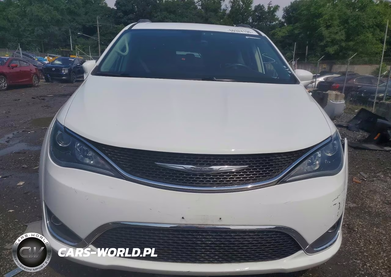 2017 Chrysler Pacifica VIN:2C4RC1BG8HR706116 - 5