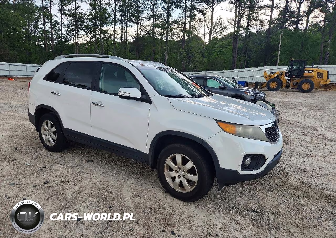 2011 Kia Sorento Lx VIN:5XYKT3A13BG150173 - 4