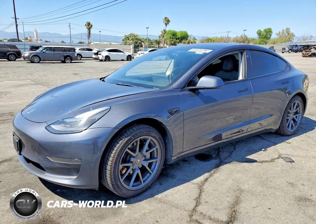 2021 Tesla Model 3 – zdjęcie 1 z 12