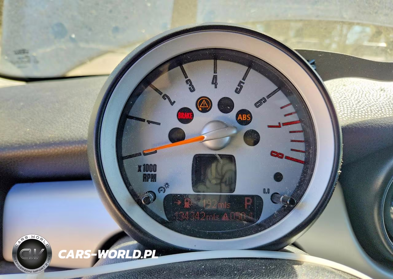 2010 Mini Cooper VIN:WMWMF3C50ATZ64264 - 9