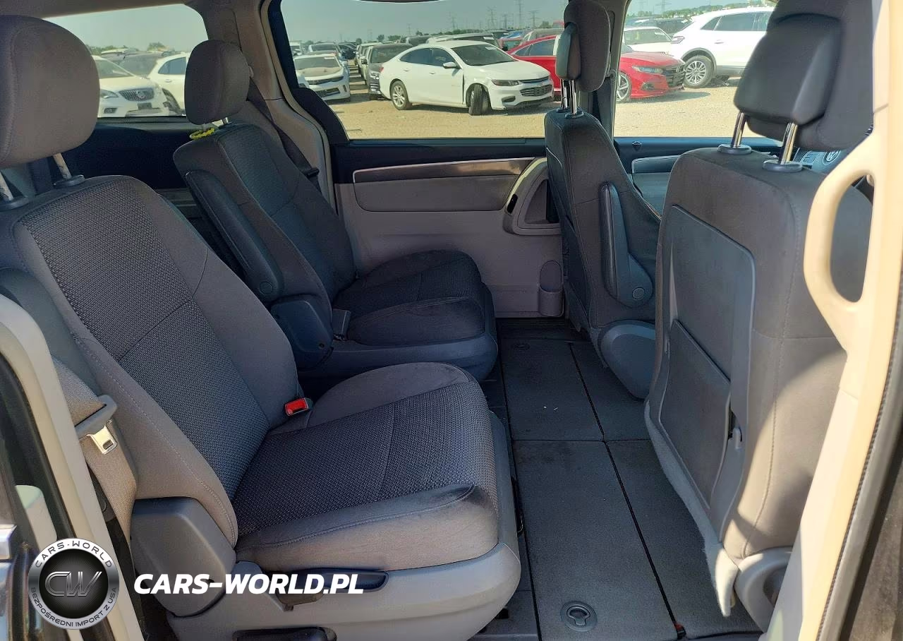 2011 Volkswagen Routan S VIN:2V4RW4DGXBR803191 - 10