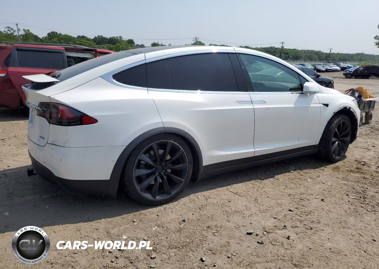 2017 Tesla Model X VIN:5YJXCBE27HF055831 - 3