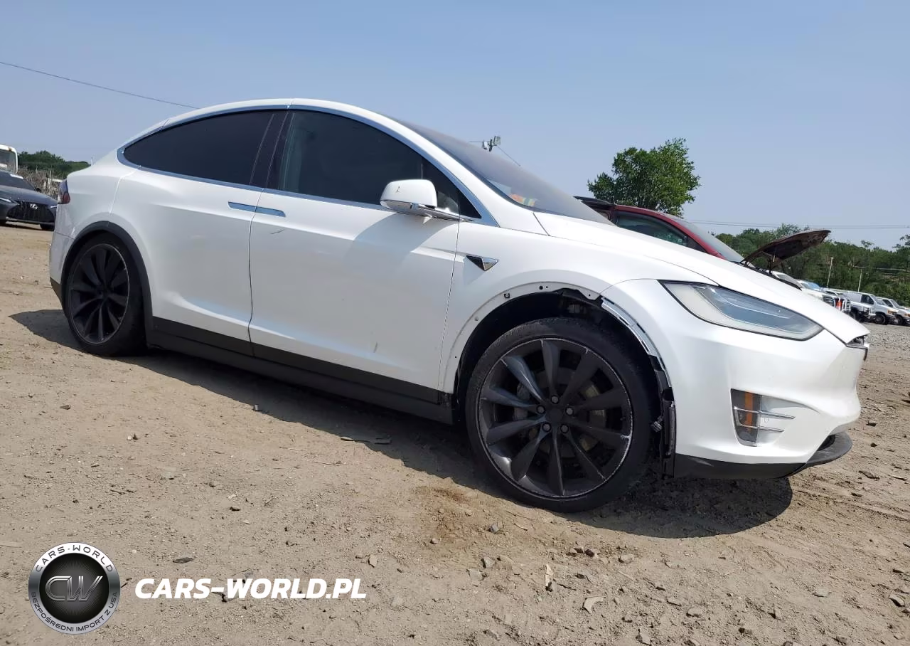 2017 Tesla Model X VIN:5YJXCBE27HF055831 - 4