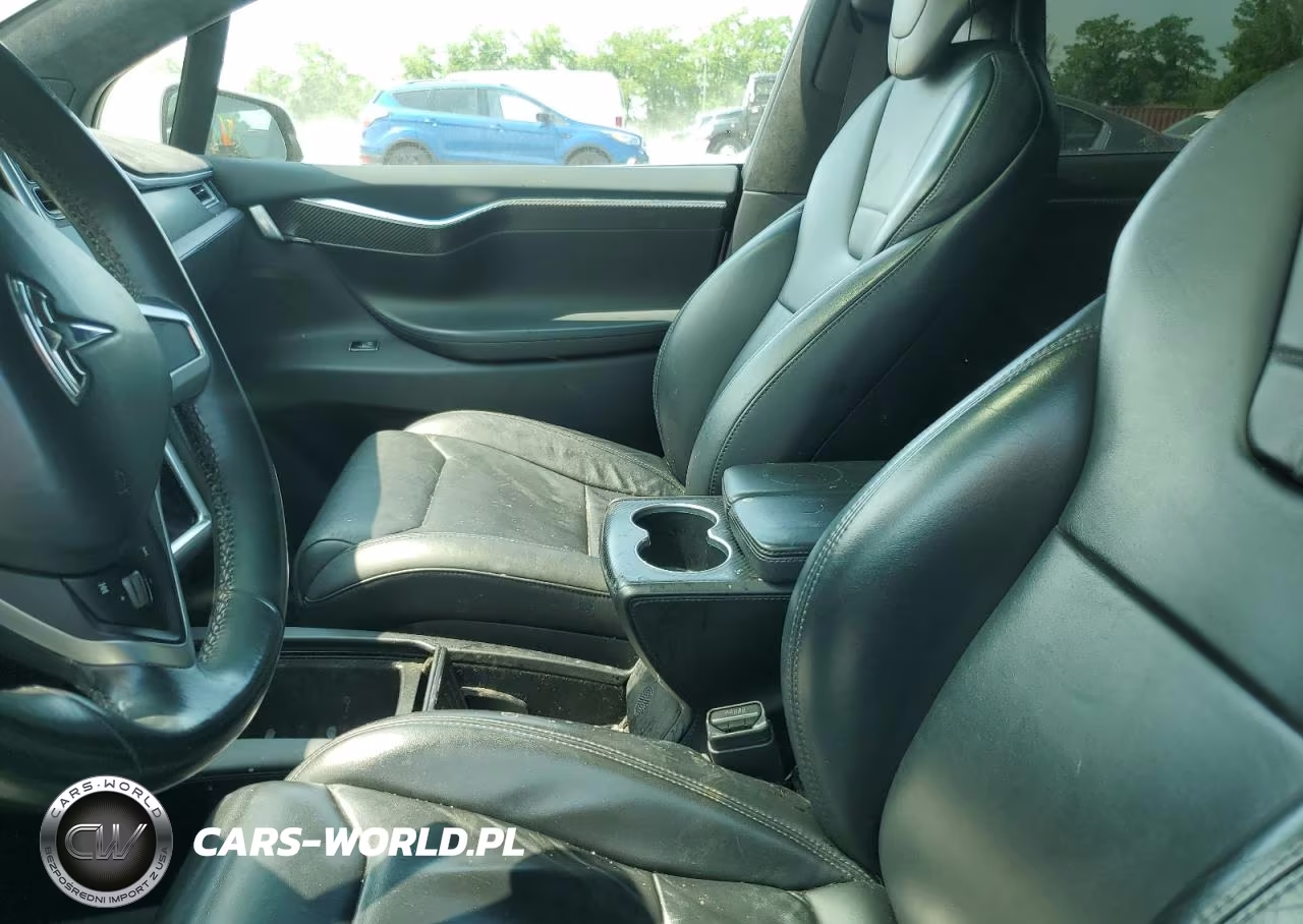2017 Tesla Model X VIN:5YJXCBE27HF055831 - 6