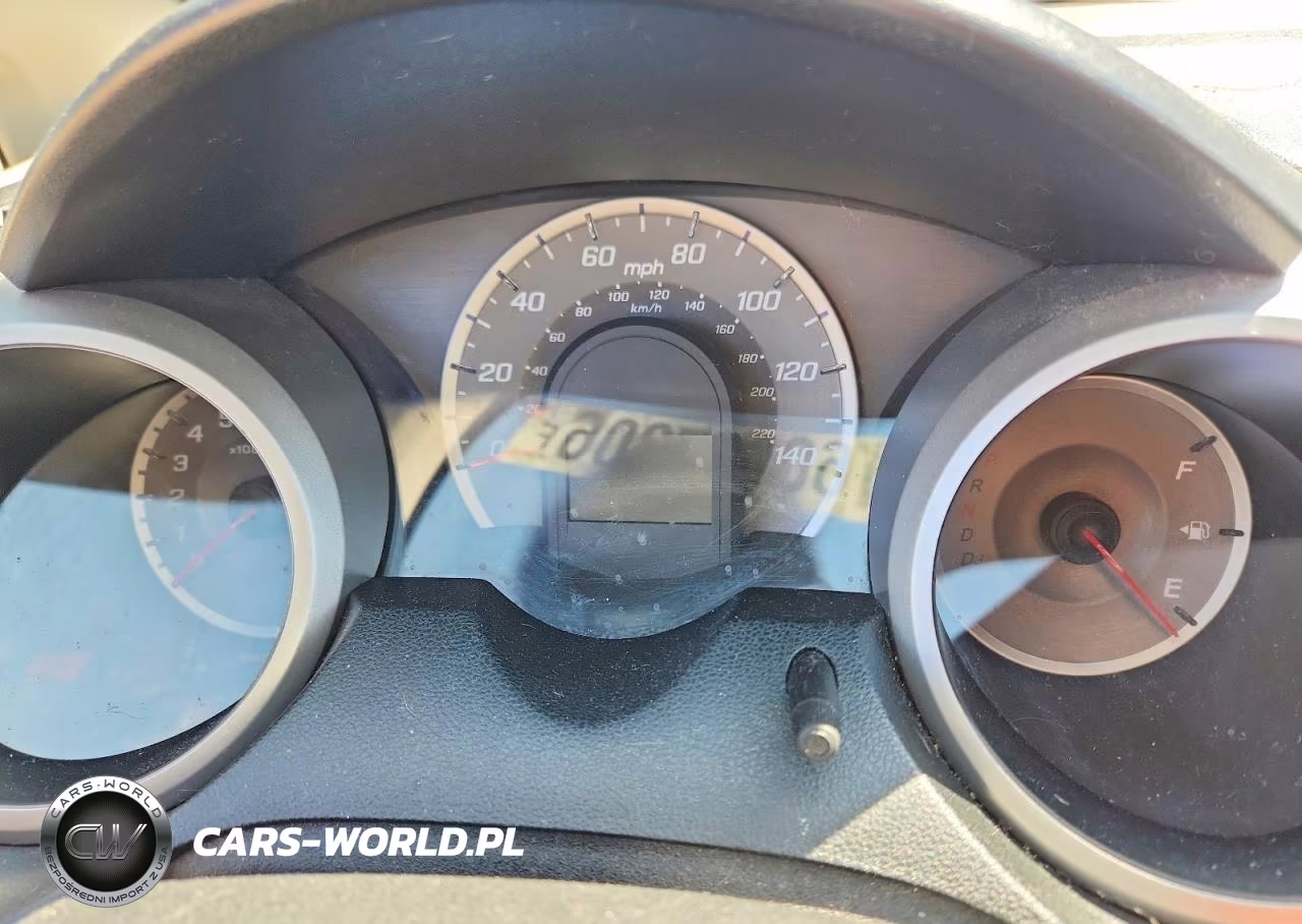 2013 Honda Fit VIN:JHMGE8H36DC081019 - 9