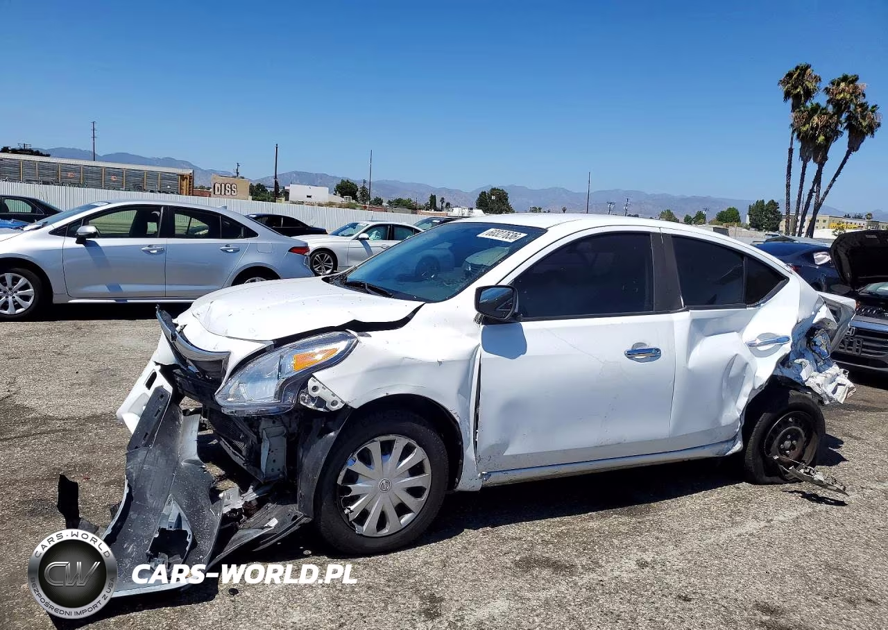 2017 Nissan Versa 1.6 Sv – zdjęcie 1 z 12