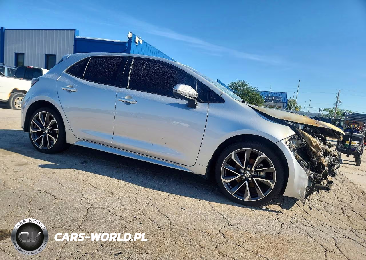 2022 Toyota Corolla Xse VIN:JTNC4MBE2N3164241 - 4
