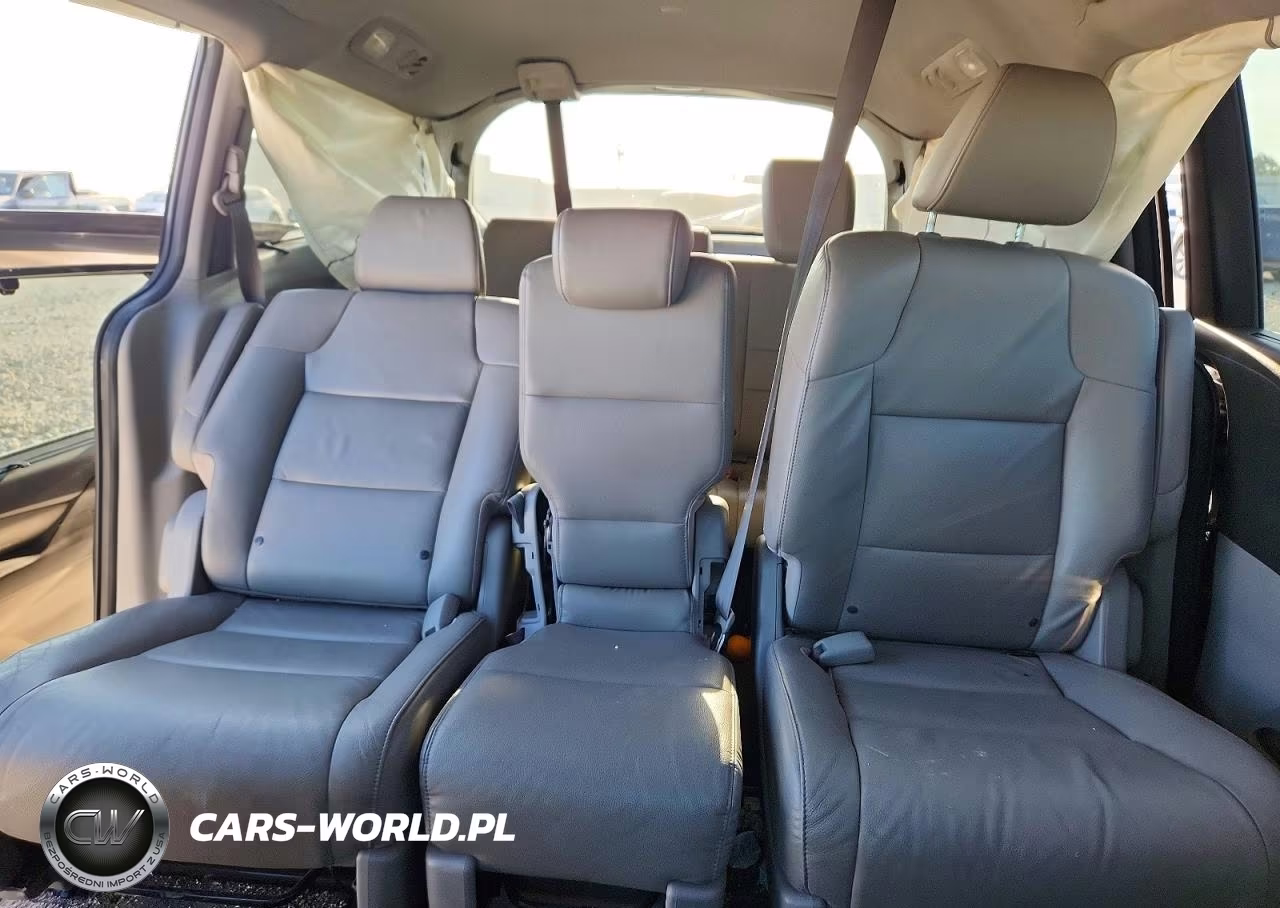 2015 Honda Odyssey Touring VIN:5FNRL5H97FB021999 - 10