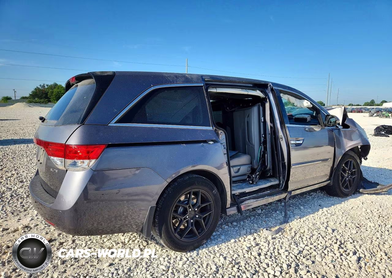 2015 Honda Odyssey Touring VIN:5FNRL5H97FB021999 - 3