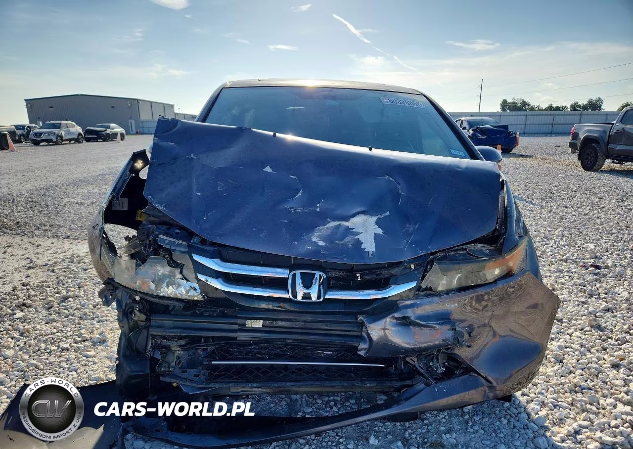 2015 Honda Odyssey Touring VIN:5FNRL5H97FB021999 - 5