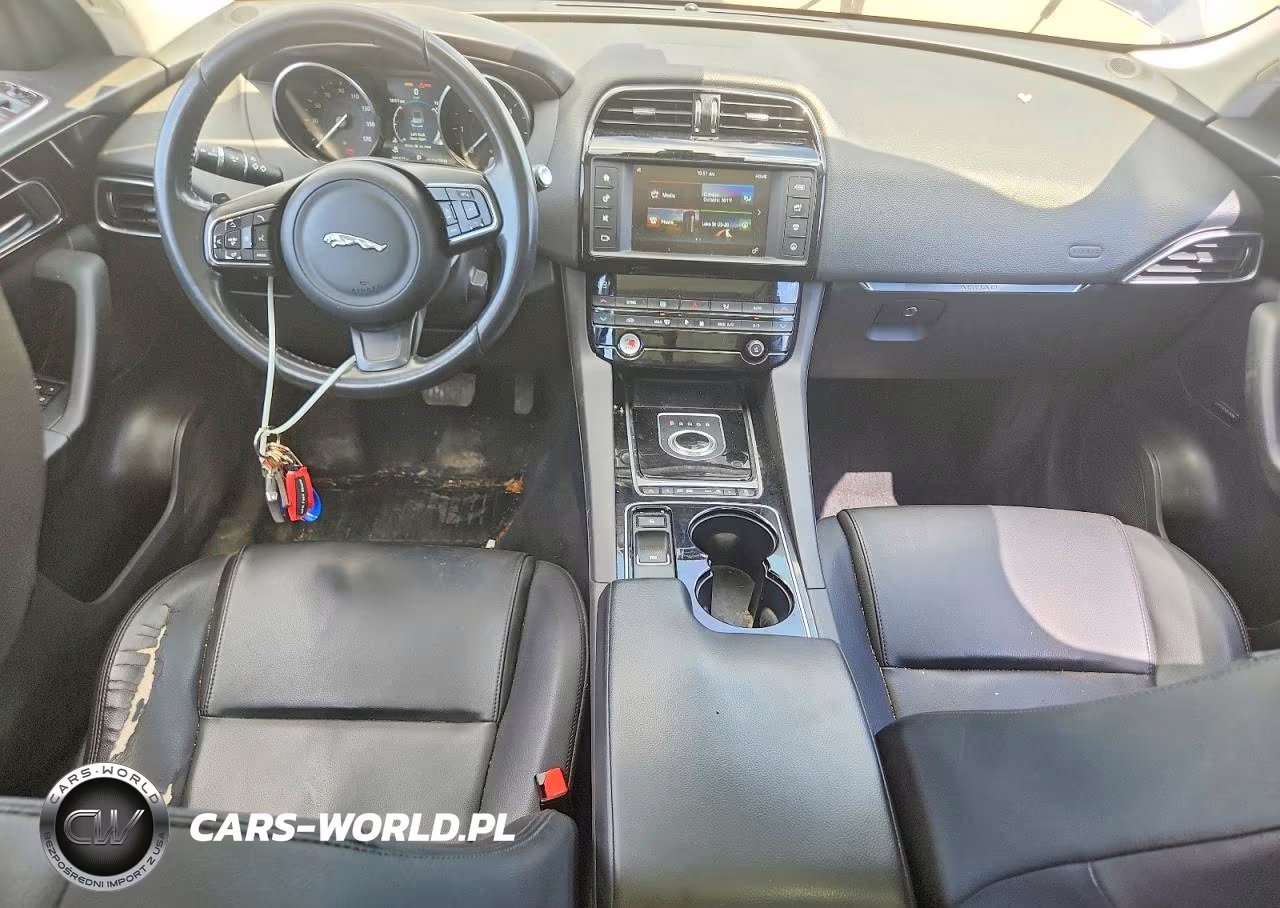 2017 Jaguar F-Pace Premium VIN:SADCJ2BN5HA091839 - 8