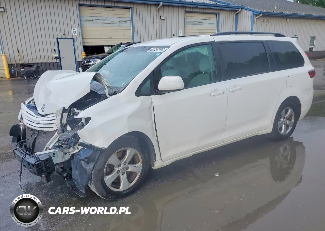 2017 Toyota Sienna Le – zdjęcie 1 z 14