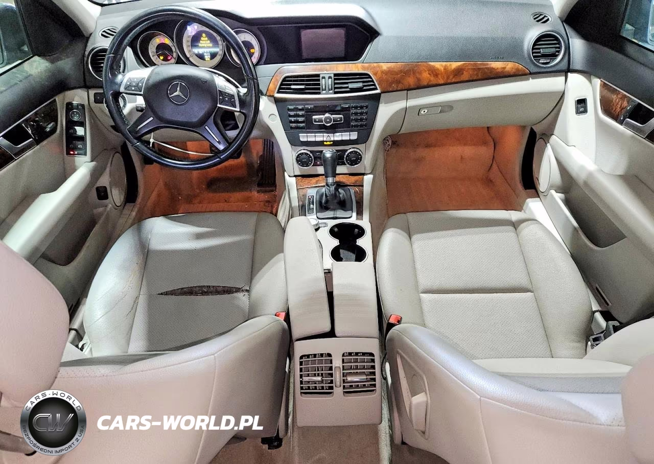 2013 Mercedes-Benz C300 4 Mat VIN:WDDGF8AB5DR288584 - 8