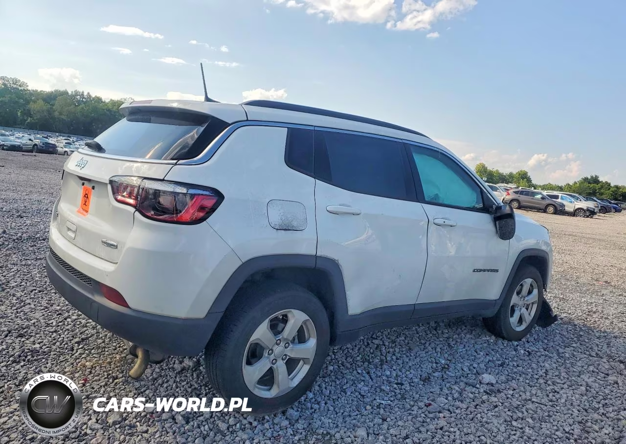 2022 Jeep Compass Latitude VIN:3C4NJDBB2NT134818 - 3