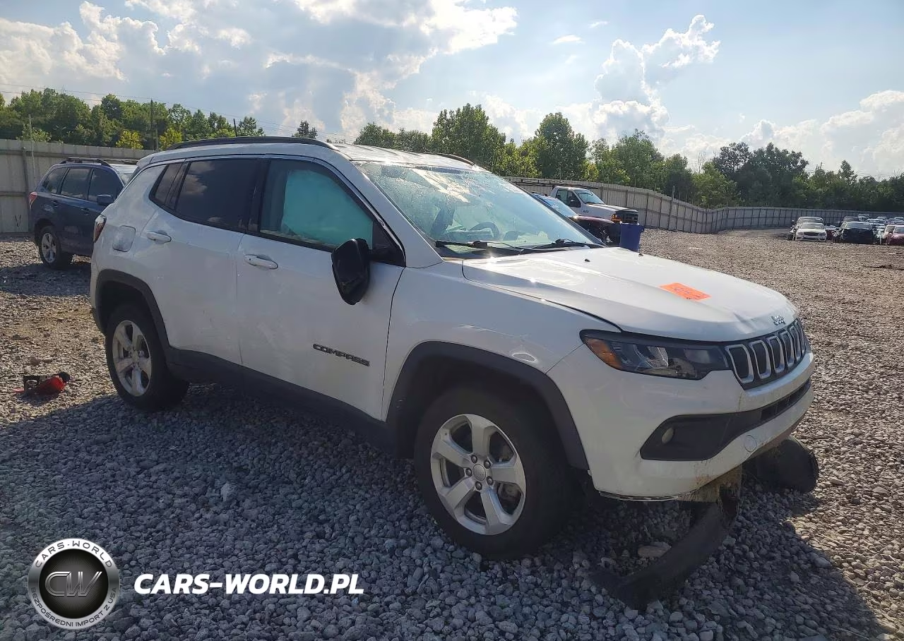 2022 Jeep Compass Latitude VIN:3C4NJDBB2NT134818 - 4