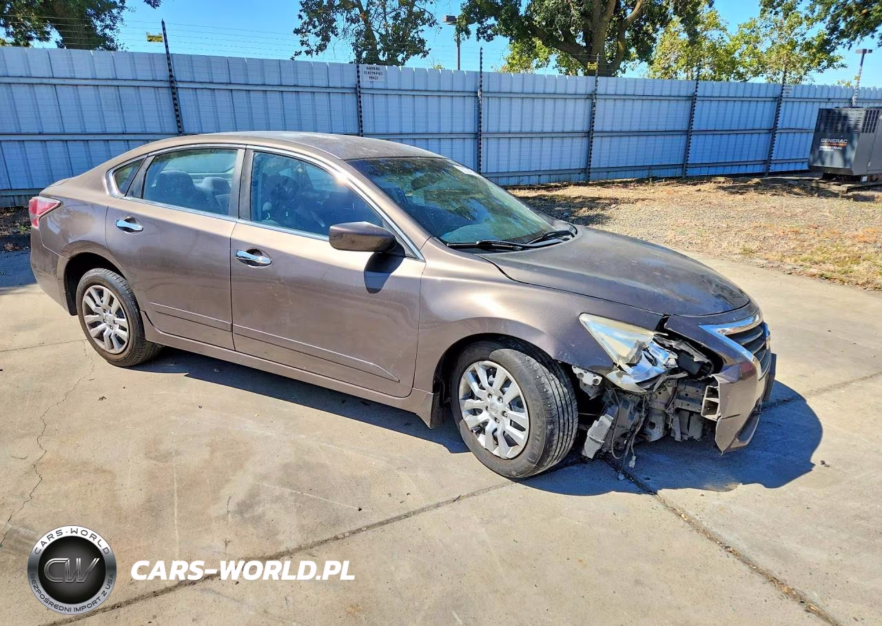 2014 Nissan Altima 2.5 S VIN:1N4AL3AP8EN238722 - 4