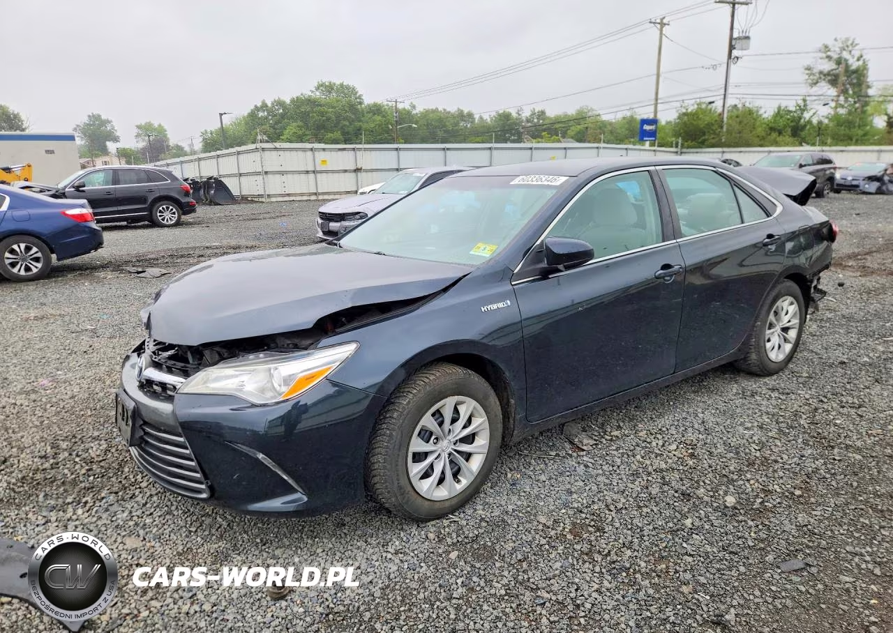 2015 Toyota Camry Hybrid Le – zdjęcie 1 z 12