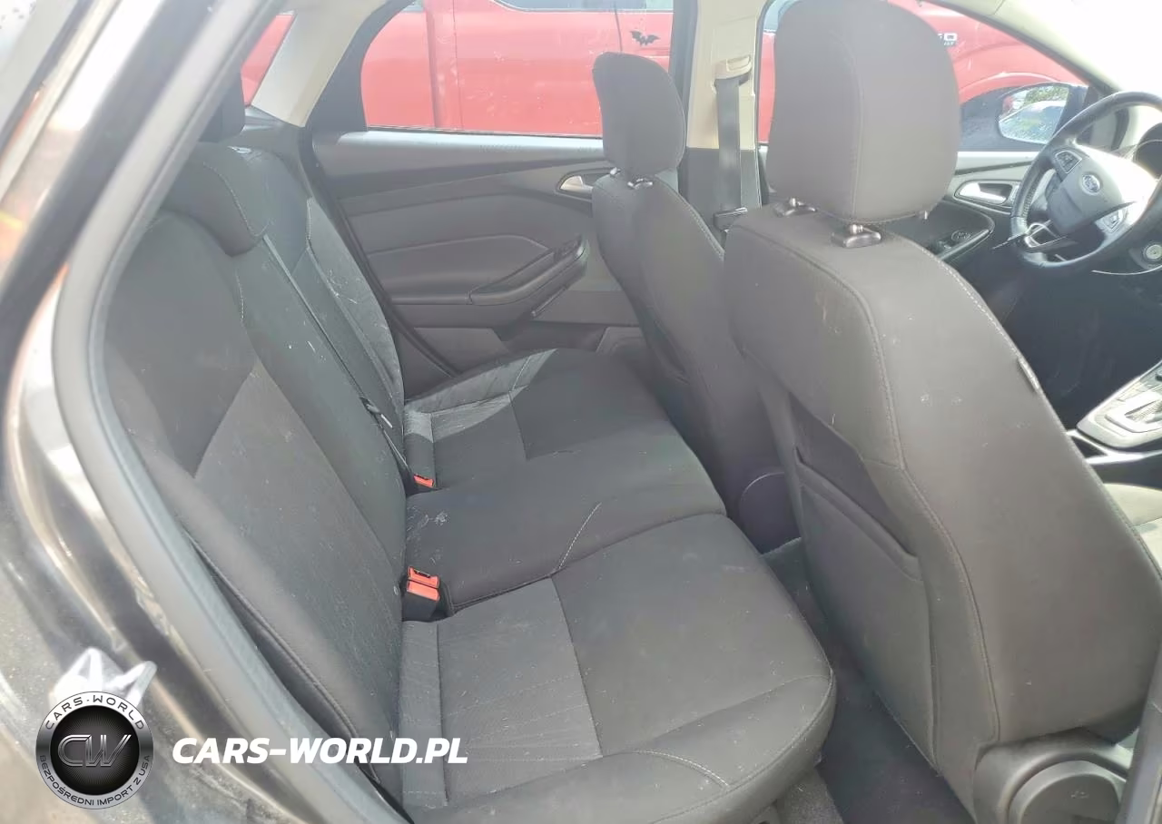 2017 Ford Focus Se VIN:1FADP3K21HL302569 - 10