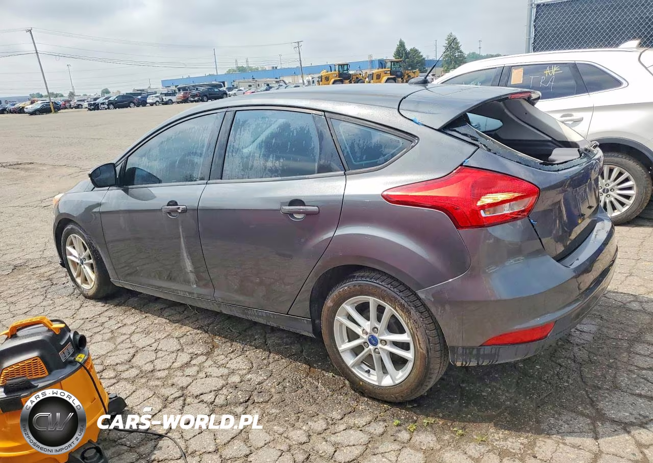 2017 Ford Focus Se VIN:1FADP3K21HL302569 - 2
