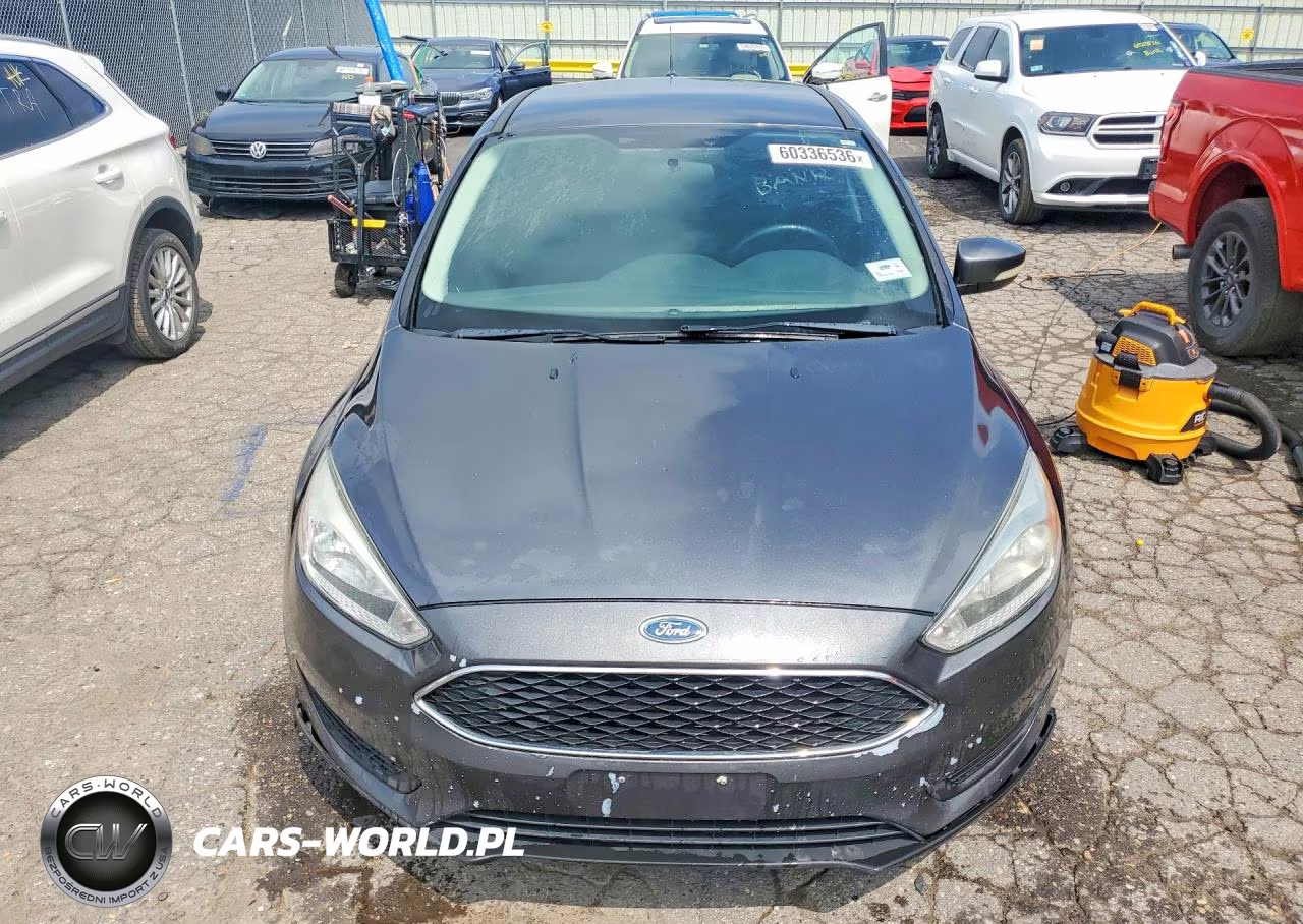 2017 Ford Focus Se VIN:1FADP3K21HL302569 - 5