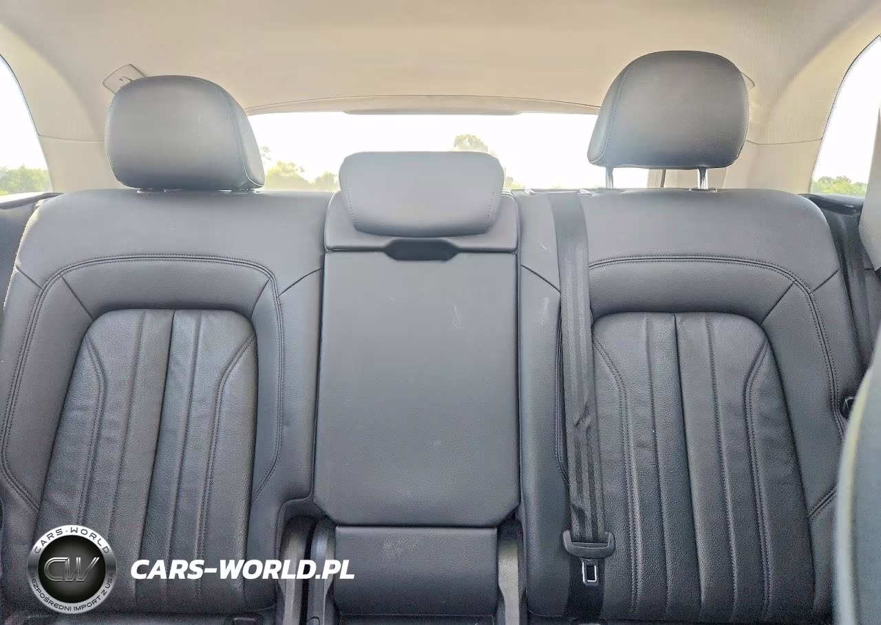2018 Audi Q5 Premium Plus VIN:WA1BNAFY3J2003830 - 19