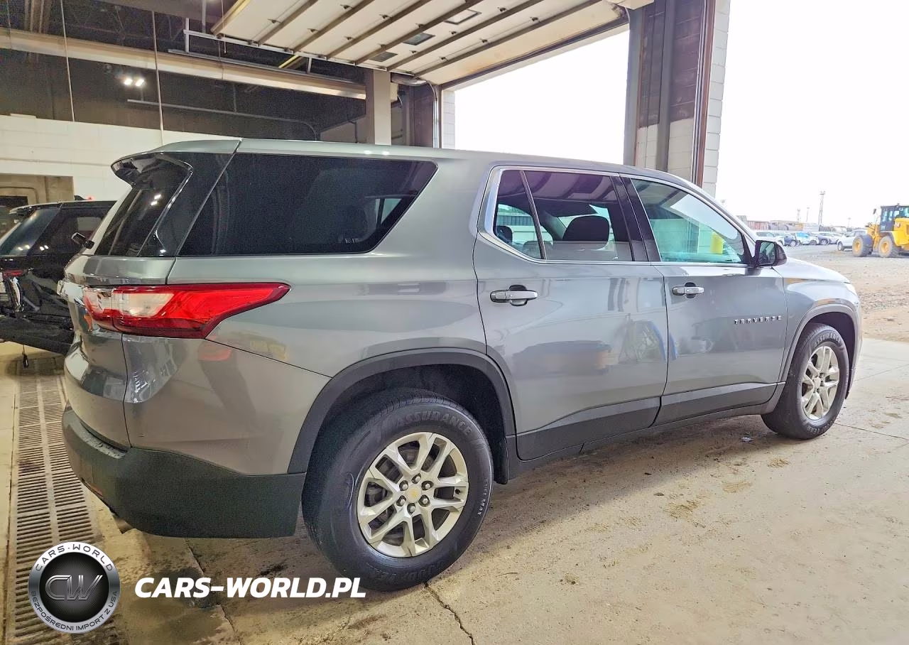 2018 Chevrolet Traverse Ls VIN:1GNERFKW3JJ246205 - 3
