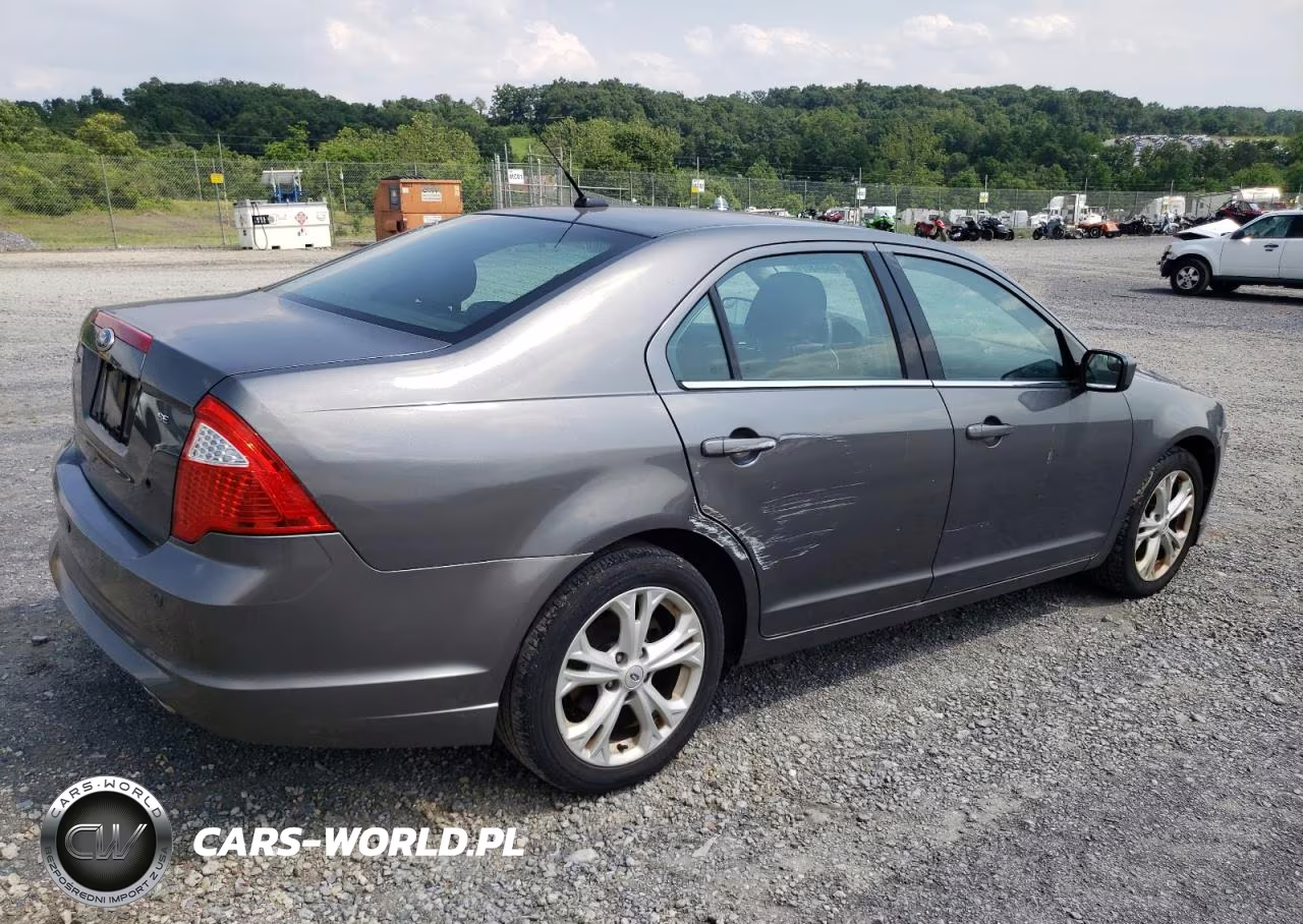 2012 Ford Fusion VIN:3FAHP0HA5CR152149 - 3