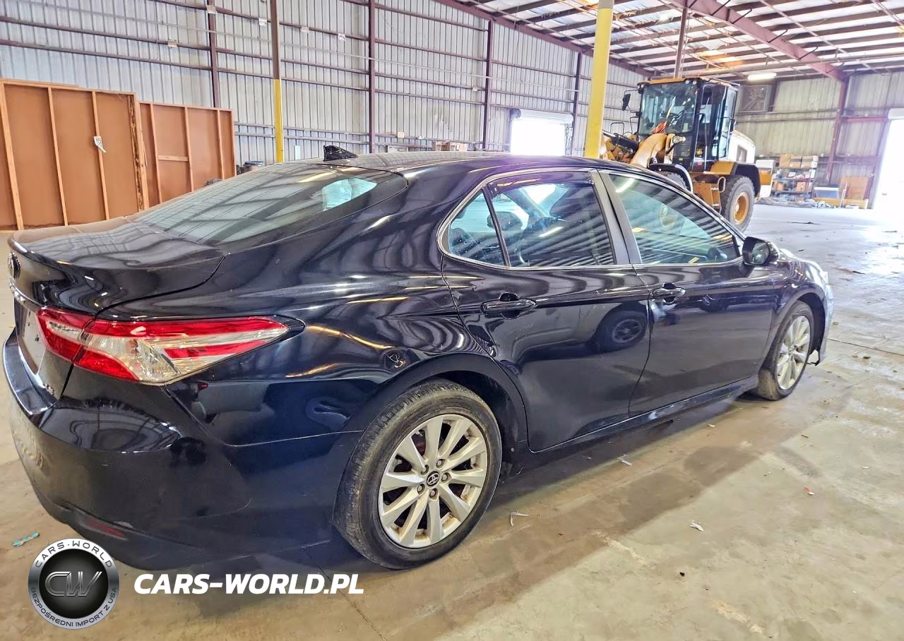 2019 Toyota Camry Le VIN:4T1B11HK7KU198004 - 3