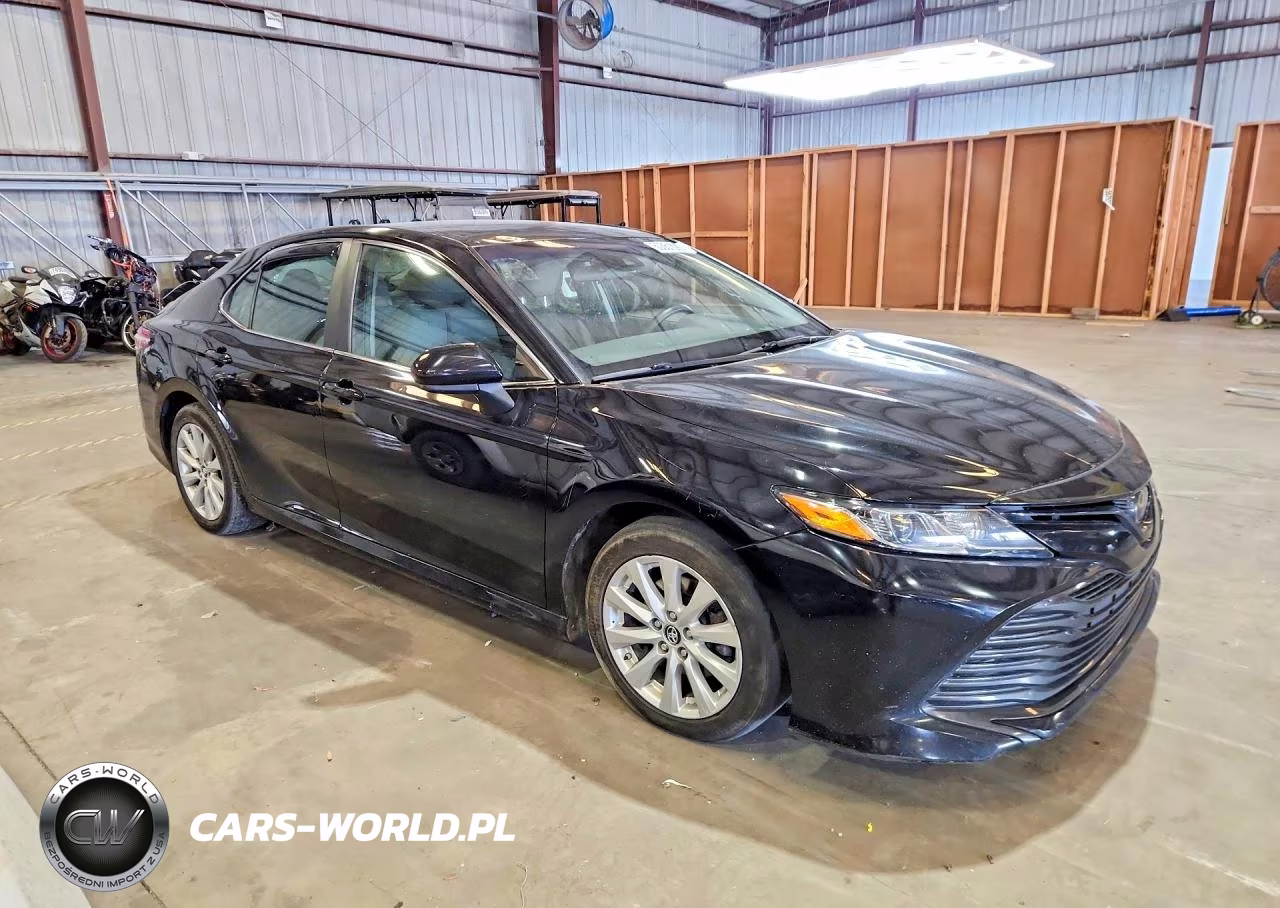 2019 Toyota Camry Le VIN:4T1B11HK7KU198004 - 4
