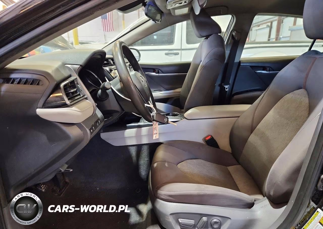 2019 Toyota Camry Le VIN:4T1B11HK7KU198004 - 7
