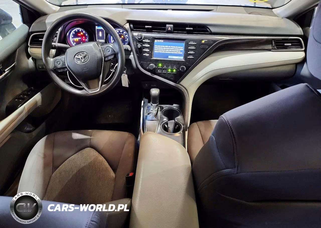 2019 Toyota Camry Le VIN:4T1B11HK7KU198004 - 8