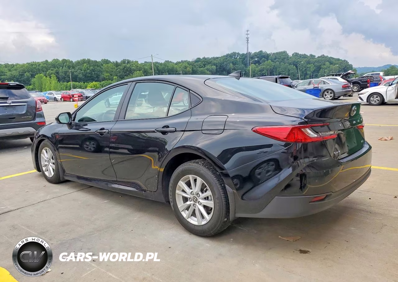 2026 Toyota Camry Le VIN:4T1DAACK1TU747052 - 2